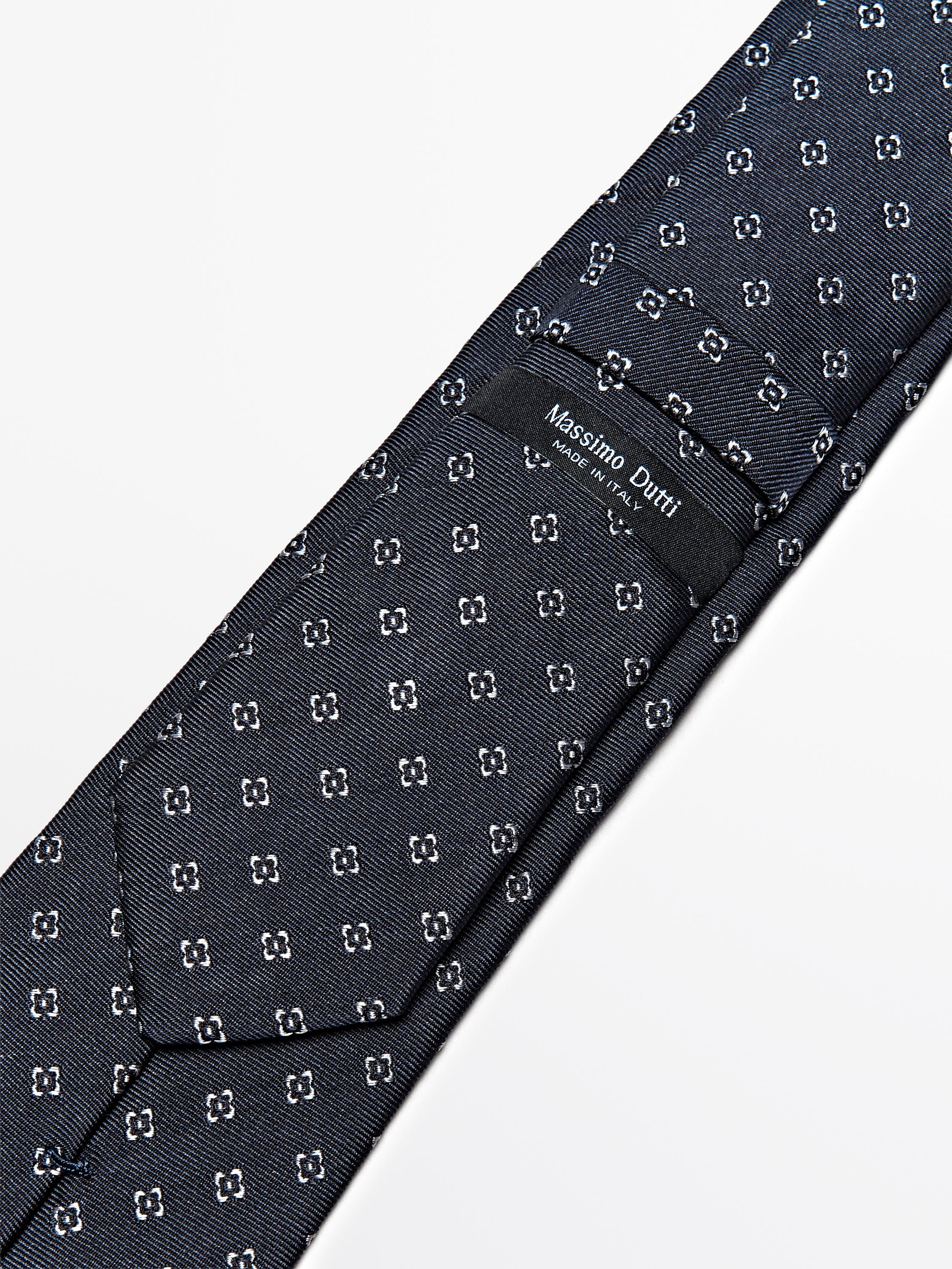 100% mulberry silk tie